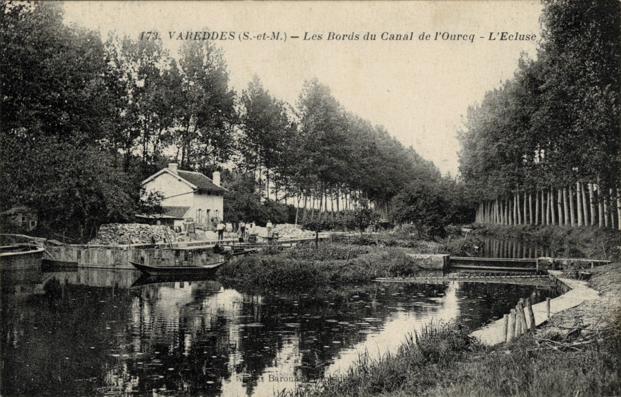 173. VAREDDES (S.-et-M.) — Les bords du Canal de l'Ourcq - L'Ecluse<br>CPA édition Baronna, vers 1910 — <i>collection Bergus</i>