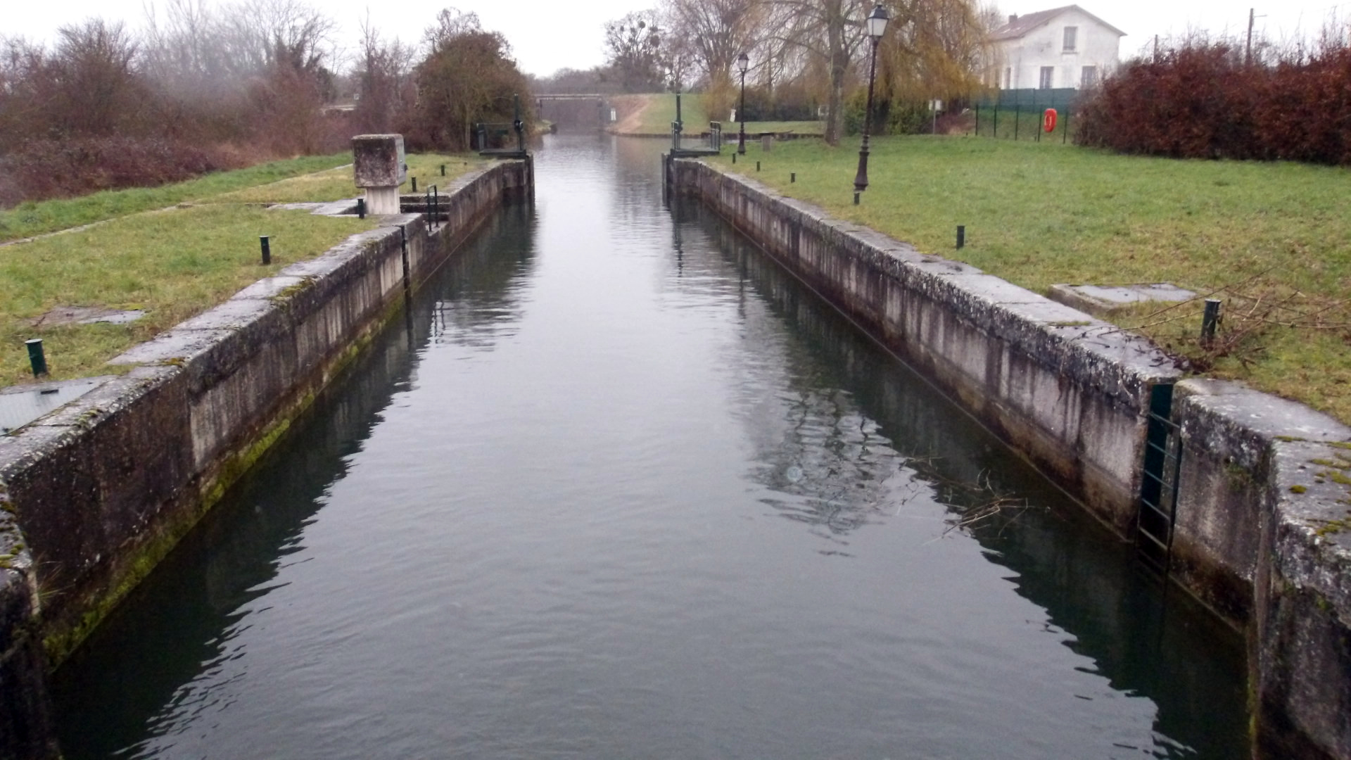 Écluse de Vignely — Le sas unique