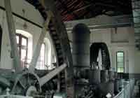 La machine de Villers-les-Rigault - Photo J. CRAPART / AFLO 2002 - Carte postale éditée par AFLO