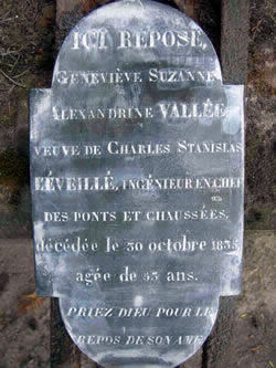 Plaque de la tombe de Geneviève Suzanne VALLET épouse L'ÉVEILLÉ  Cimetière de Meaux  Photo J.-L. DUFFET - AFLO
